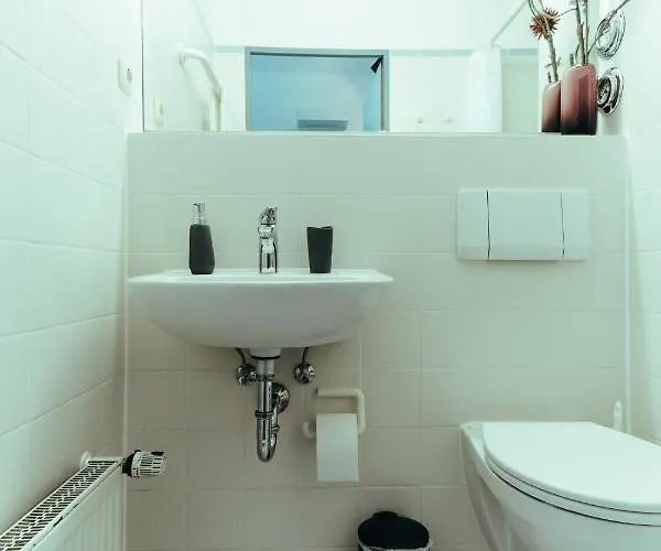 Modern Und Gemuetlich Ggue. Uni-passau, Tg-stellplatz, Balkon דירה *